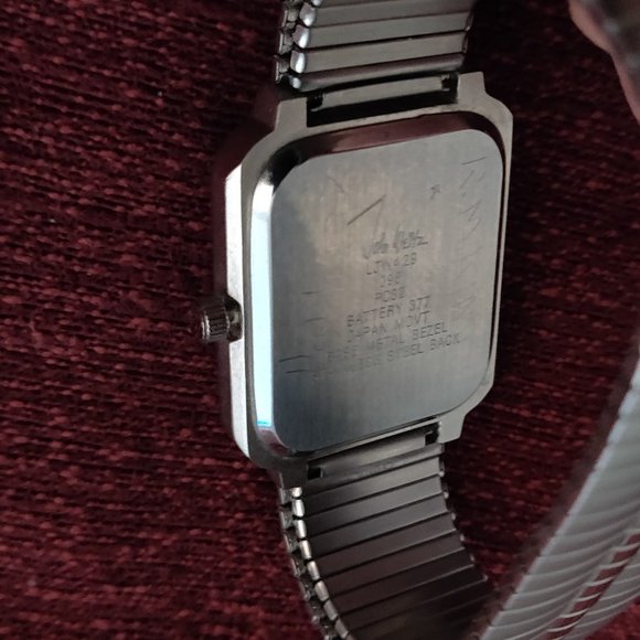 Amaze-Zing (B2) Sale!!: #105 John Weitz Quartz Watch - Picture 4 of 5